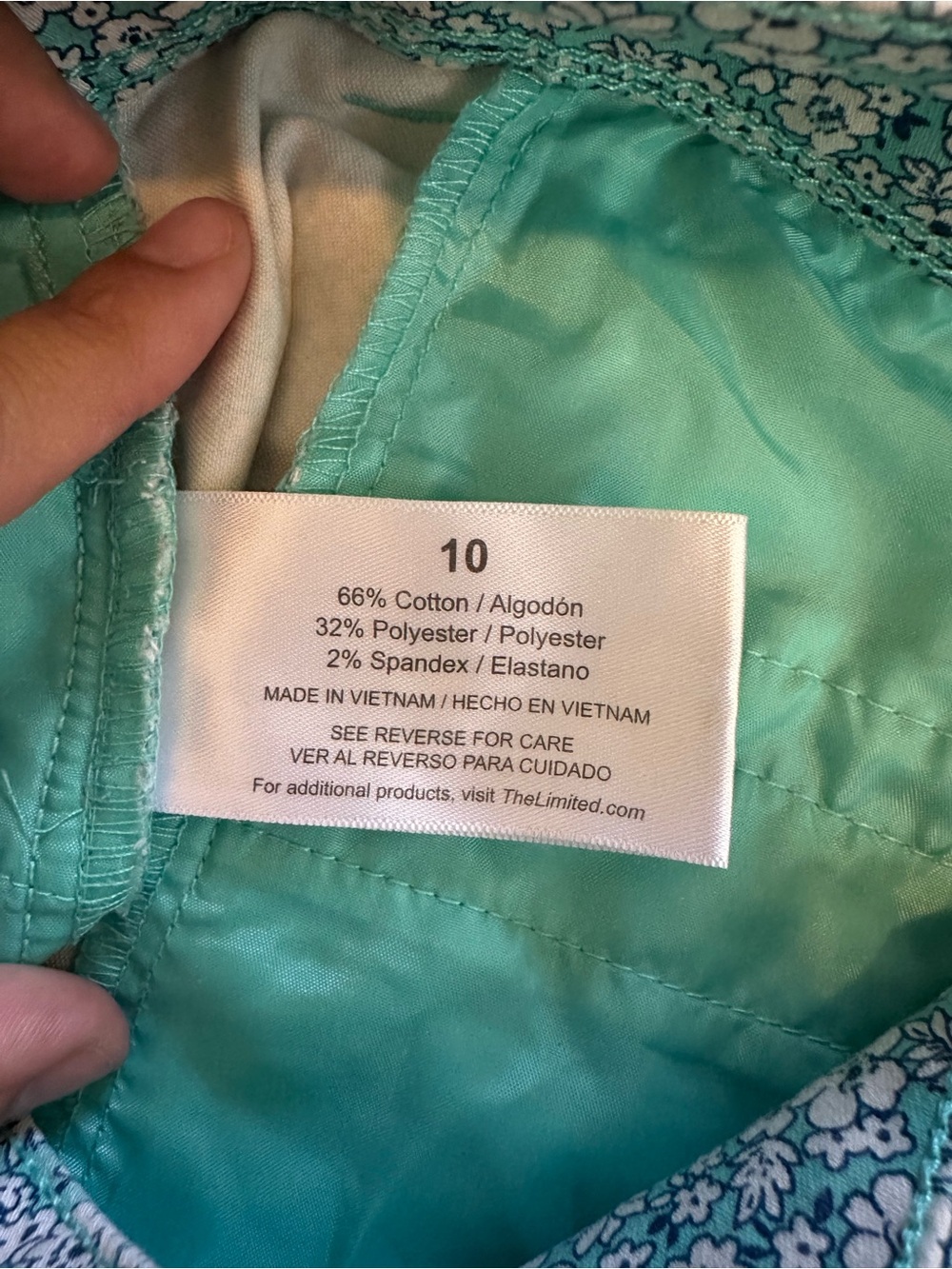 The Limited Petite Daisy Print Cotton Shorts - Light Blue and White EUC - Picture 3 of 6